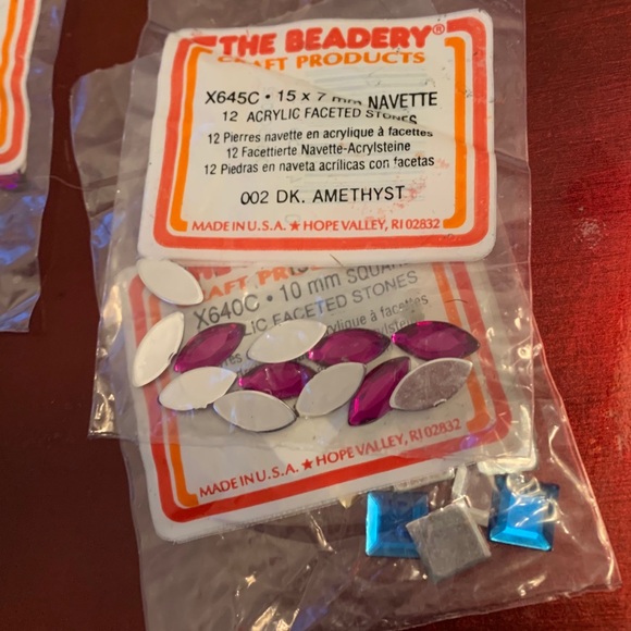 {3/$25} gems for crafting. NEW bling mystery box - Picture 5 of 9